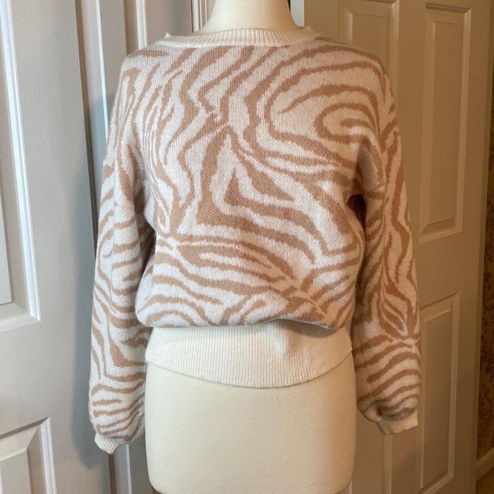 Fate Zebra Stripe Sweater Cream & Tan Size Small in Like New Condition